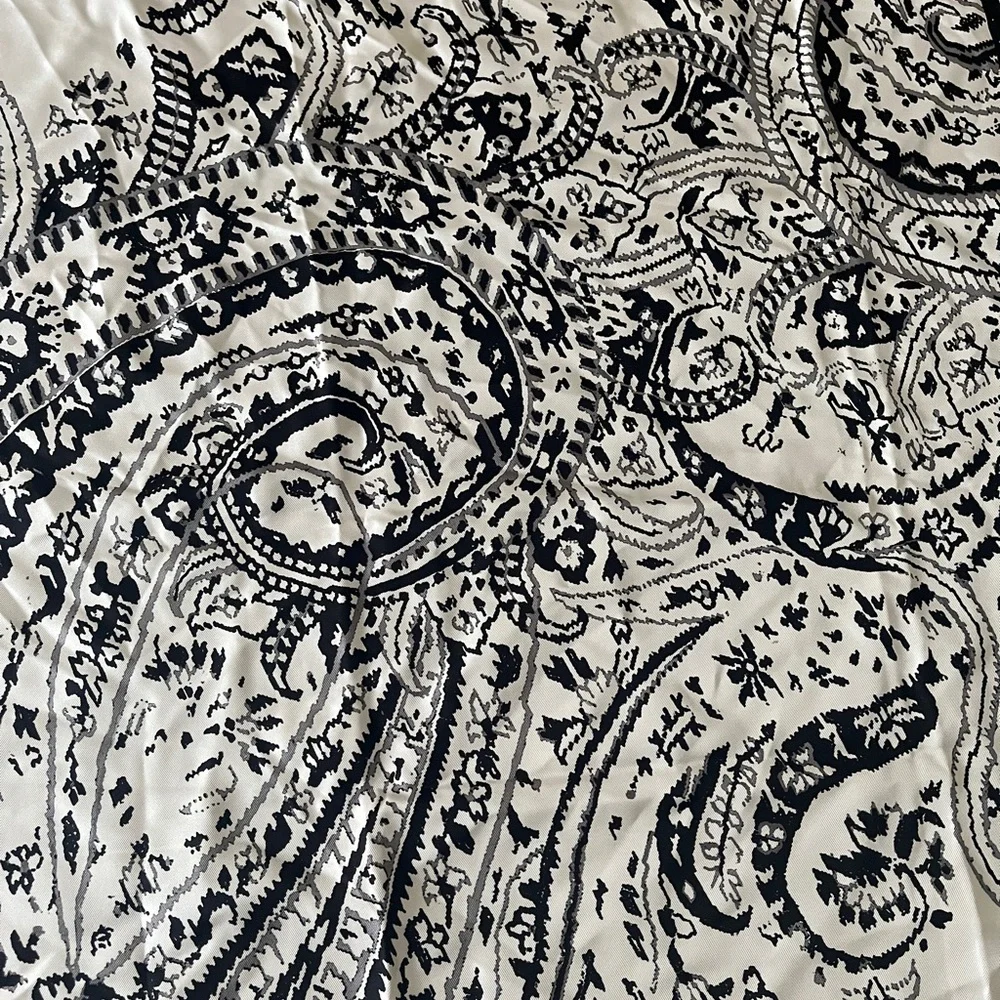ETRO black and White Paisley Silk Scarf